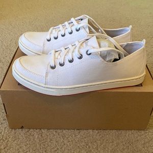 NWT LL Bean sneakers